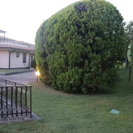 Monika 12 Beatrice Апартаменты Бардолино