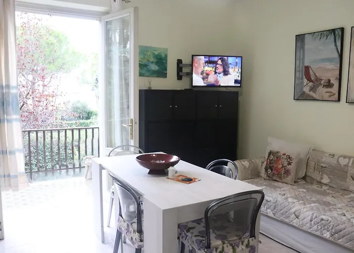 Monika 12 Beatrice アパート *